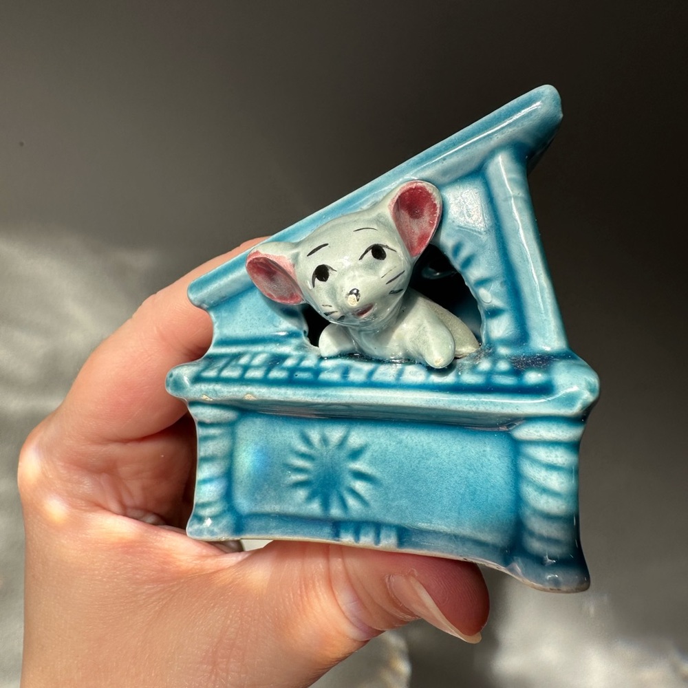 Vintage kitschy mouse toothpick holder